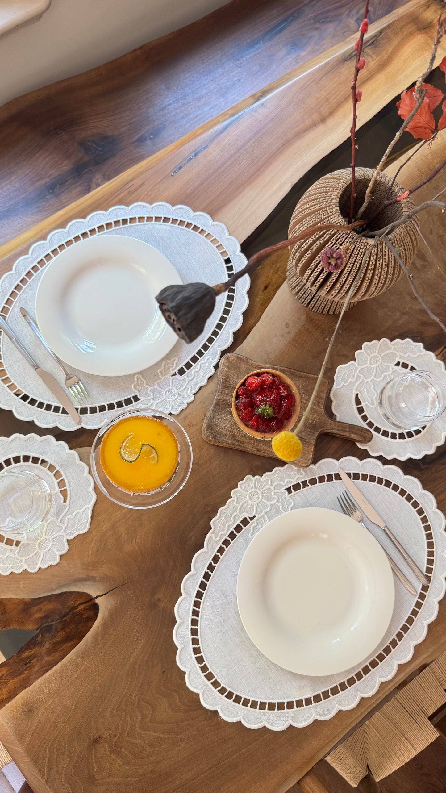 Flora Embroideried Placemat Set of 2 / Flora Nakışlı Amerikan Servisi İkili Set